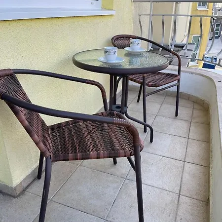 бриз 16 Apartment