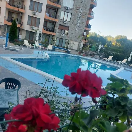 бриз 16 Apartment