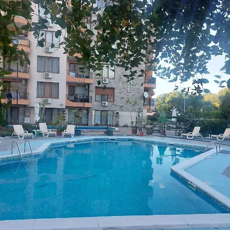 бриз 16 Apartment